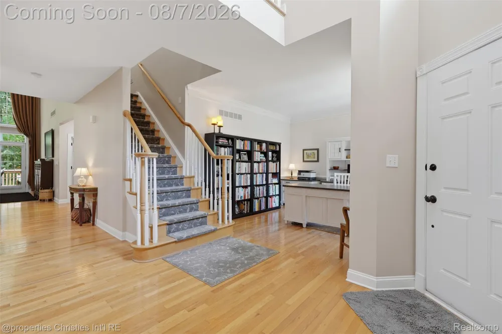 49674 Timber Trail Novi City, MI 48374