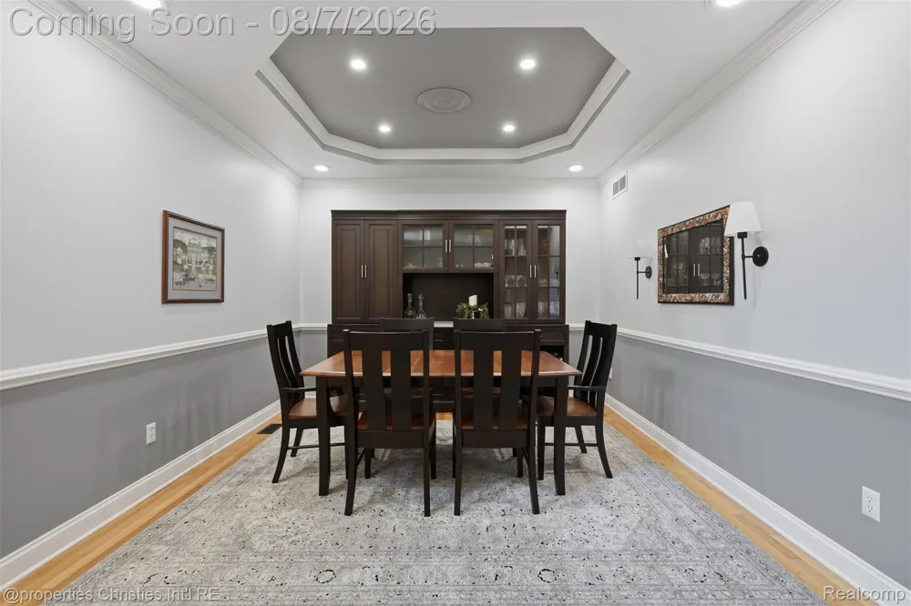49674 Timber Trail Novi City, MI 48374