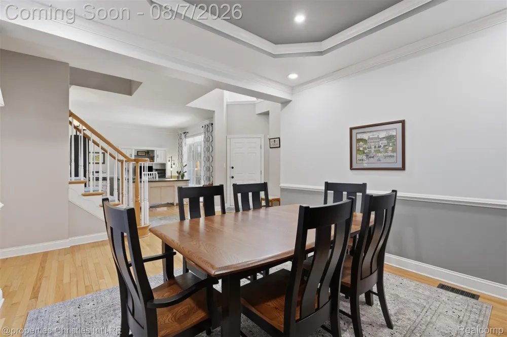 49674 Timber Trail Novi City, MI 48374