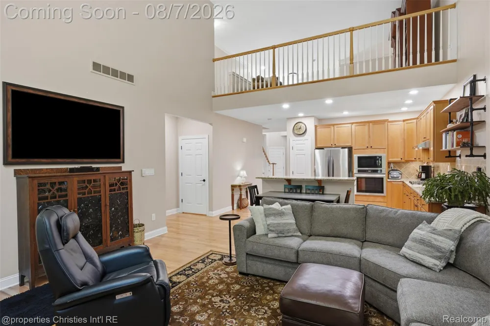 49674 Timber Trail Novi City, MI 48374