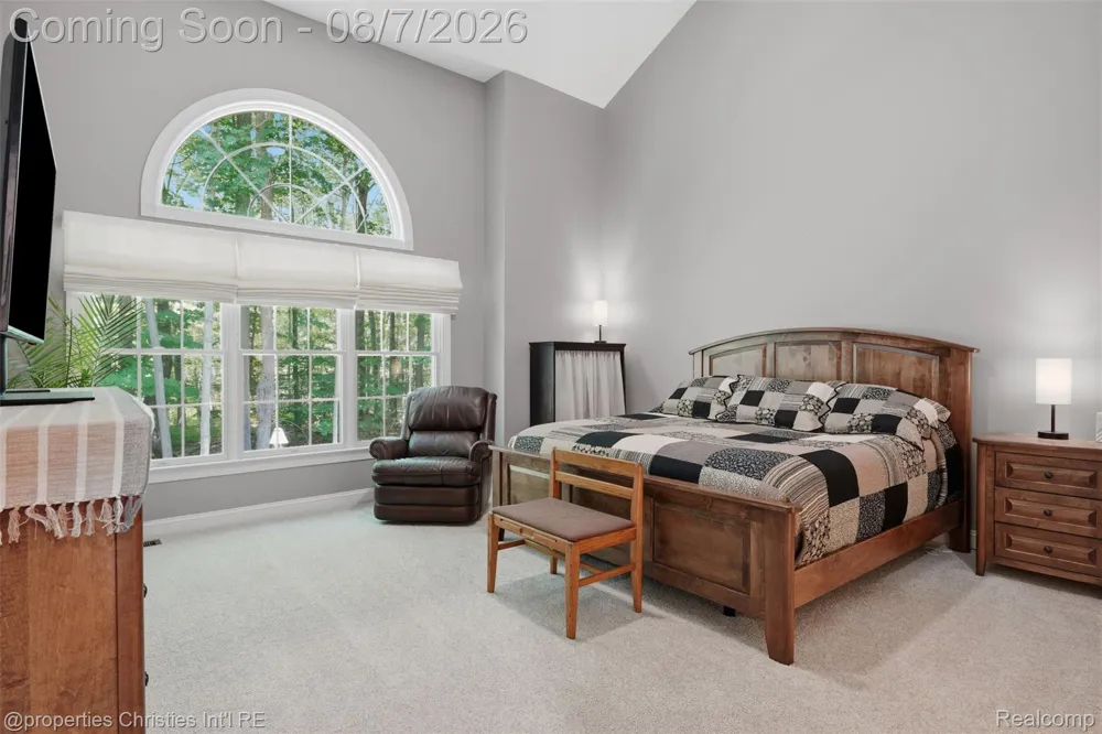 49674 Timber Trail Novi City, MI 48374