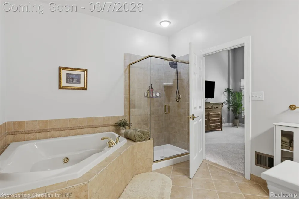 49674 Timber Trail Novi City, MI 48374