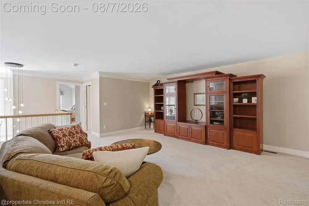 49674 Timber Trail Novi City, MI 48374