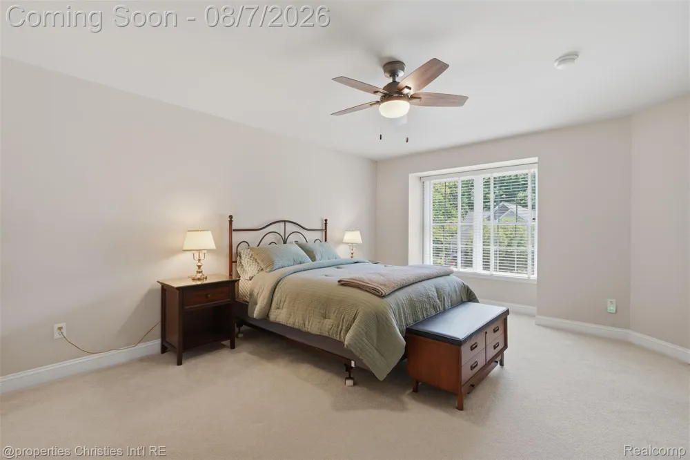 49674 Timber Trail Novi City, MI 48374