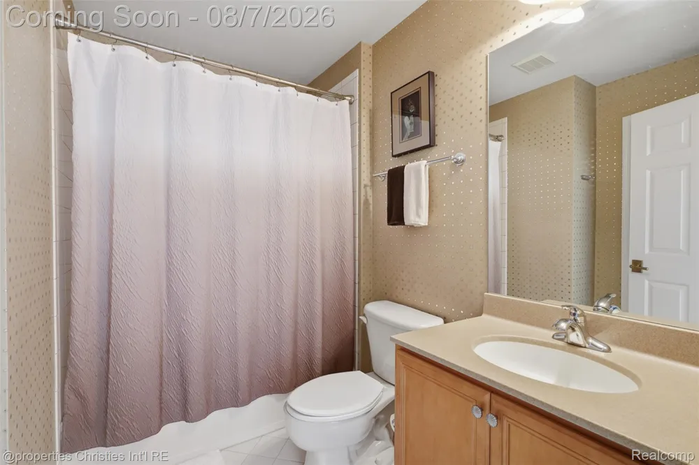 49674 Timber Trail Novi City, MI 48374