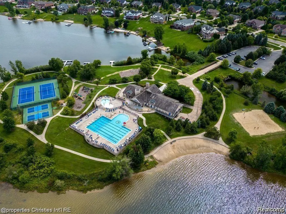 49674 Timber Trail Novi City, MI 48374