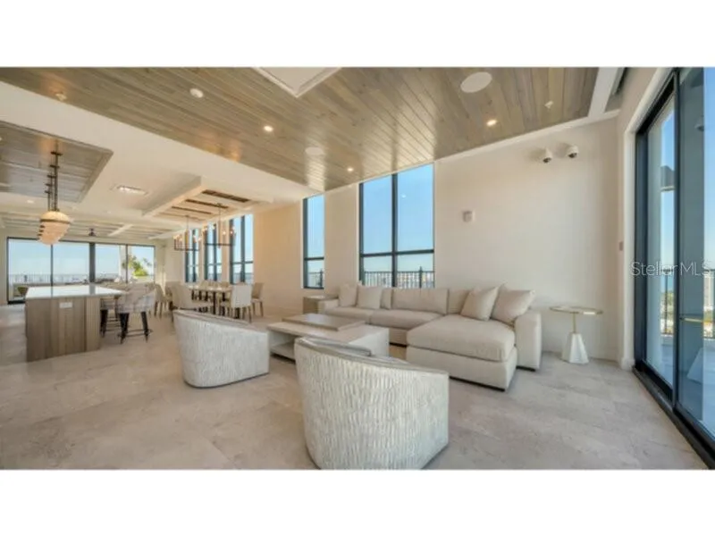 33 S PALM AVENUE #904 Sarasota, FL 34236