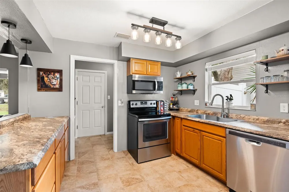 503 DOROTHY CIRCLE Eustis, FL 32726