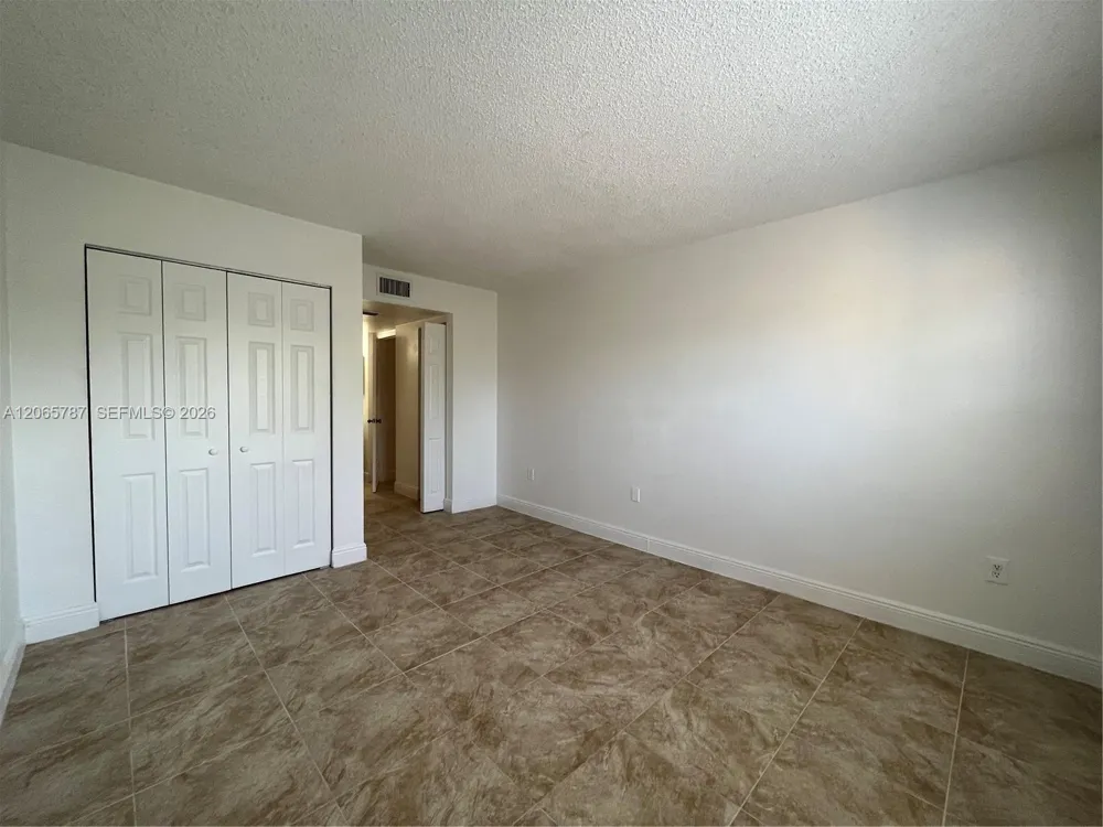 4334 NW 9th Ave #9-3G Deerfield Beach, FL 33064