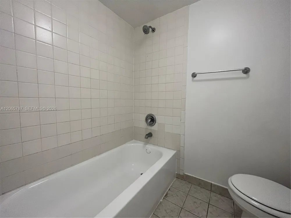 4334 NW 9th Ave #9-3G Deerfield Beach, FL 33064