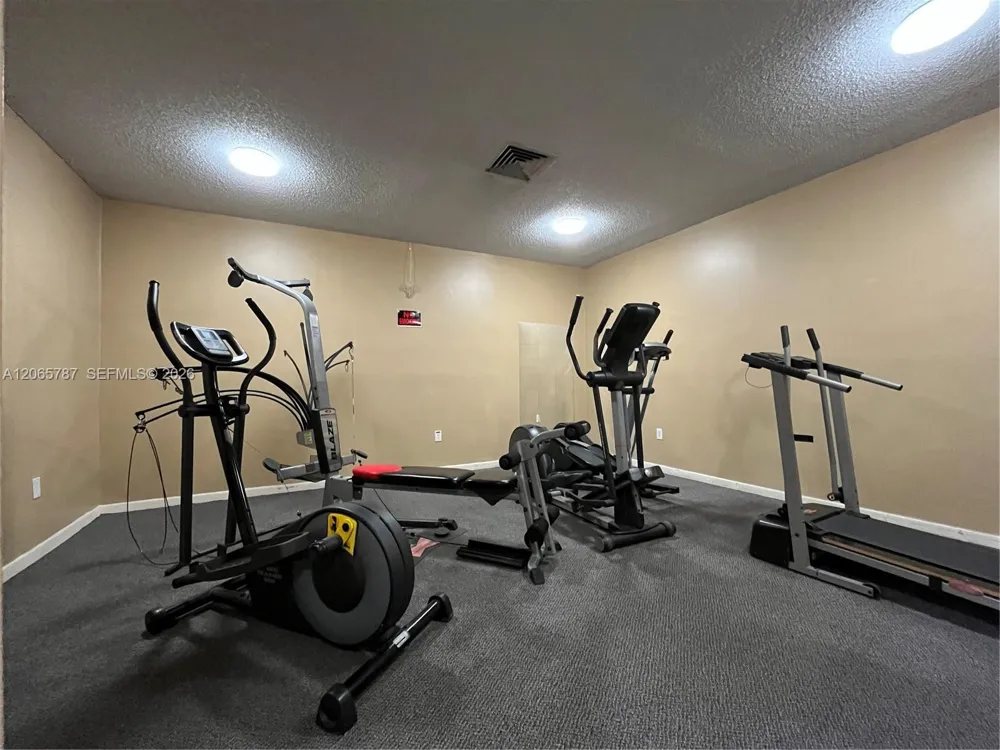 4334 NW 9th Ave #9-3G Deerfield Beach, FL 33064