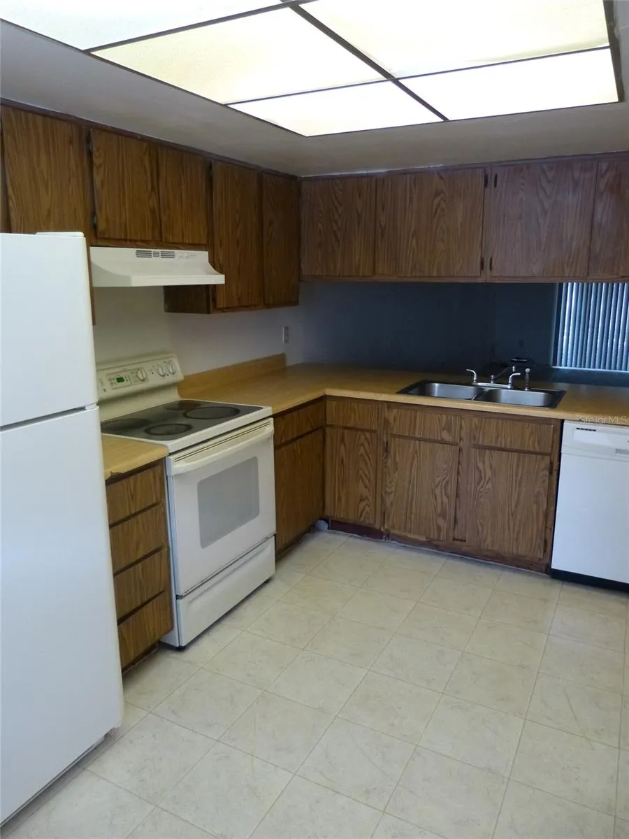 12125 NAPIERS CIRCLE Orlando, FL 32826