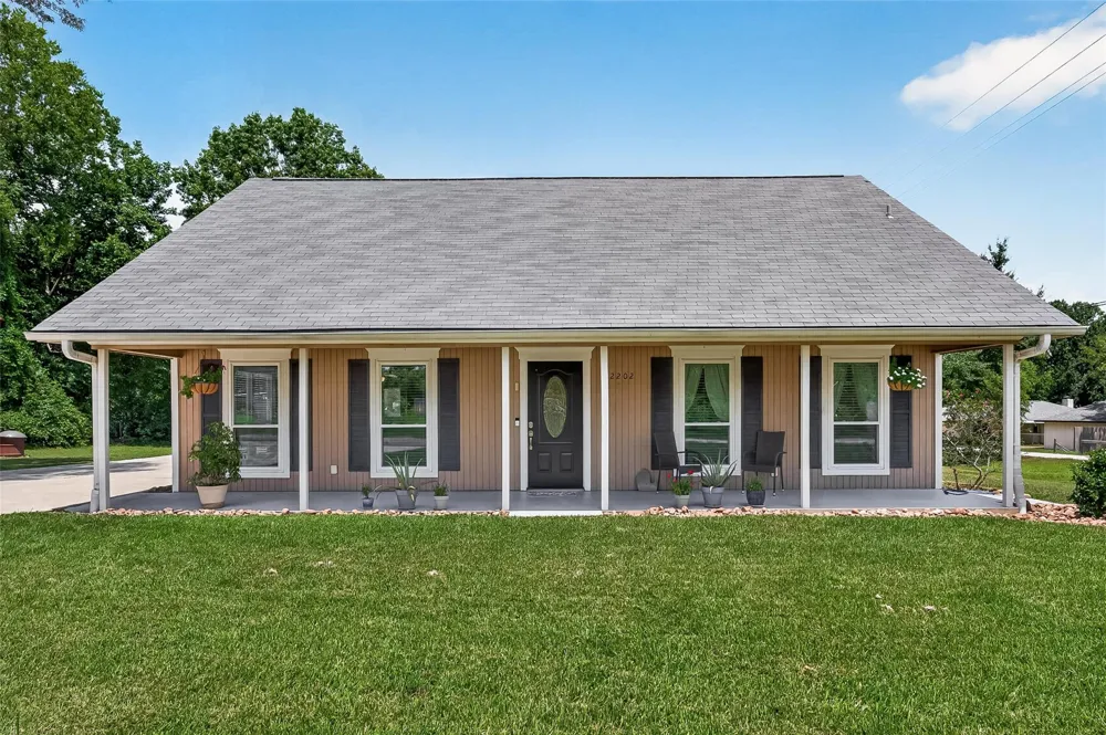 12202 Coachman Lane Pinehurst, TX 77362