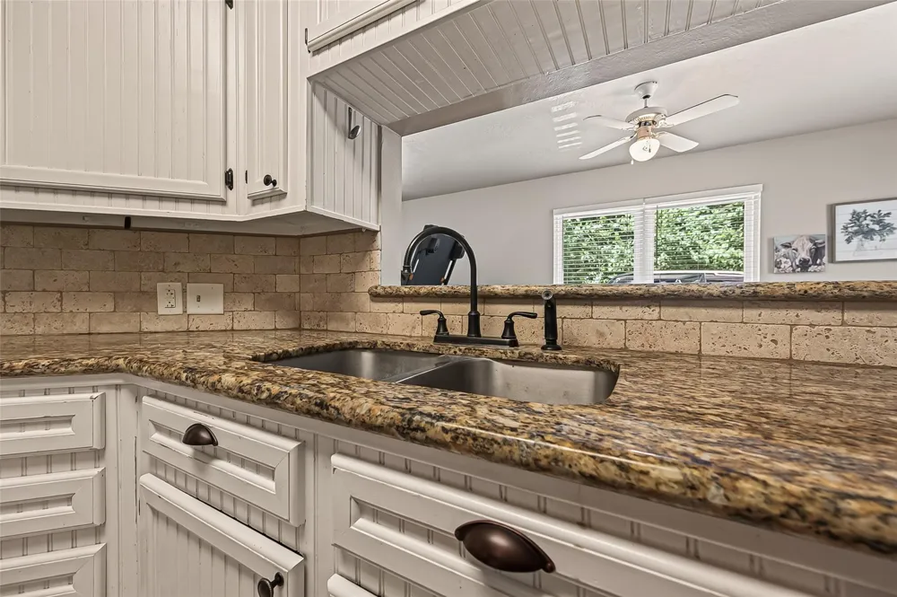 12202 Coachman Lane Pinehurst, TX 77362