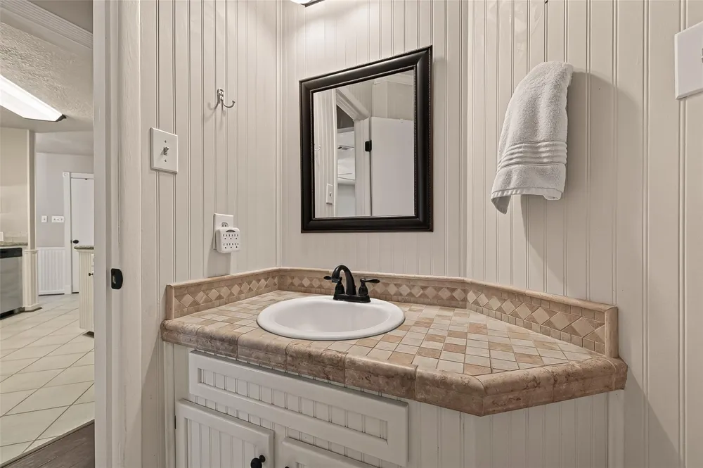 12202 Coachman Lane Pinehurst, TX 77362