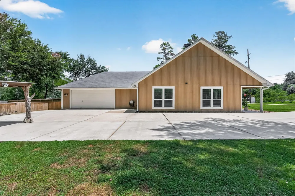 12202 Coachman Lane Pinehurst, TX 77362