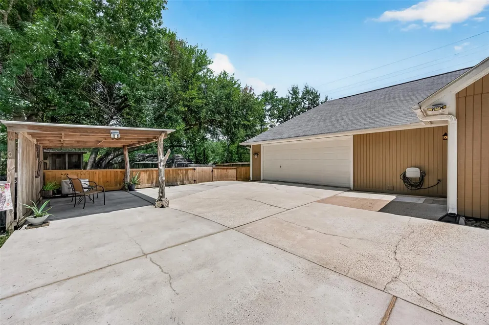 12202 Coachman Lane Pinehurst, TX 77362