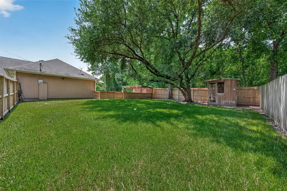 12202 Coachman Lane Pinehurst, TX 77362