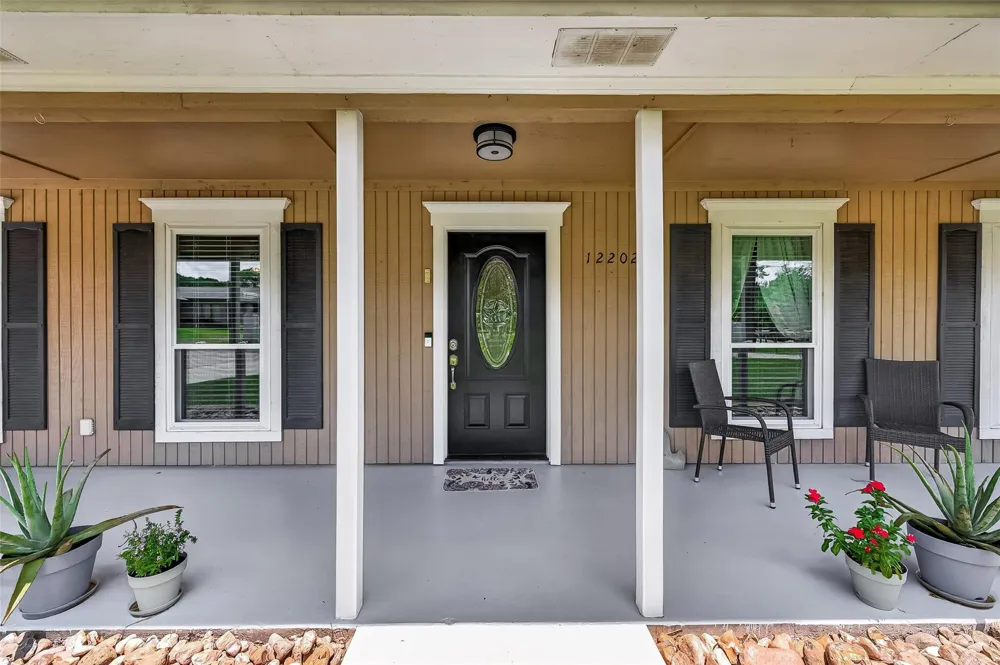 12202 Coachman Lane Pinehurst, TX 77362
