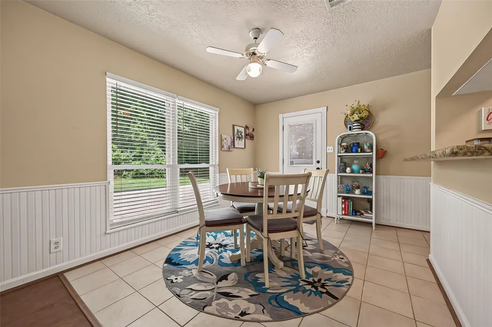 12202 Coachman Lane Pinehurst, TX 77362