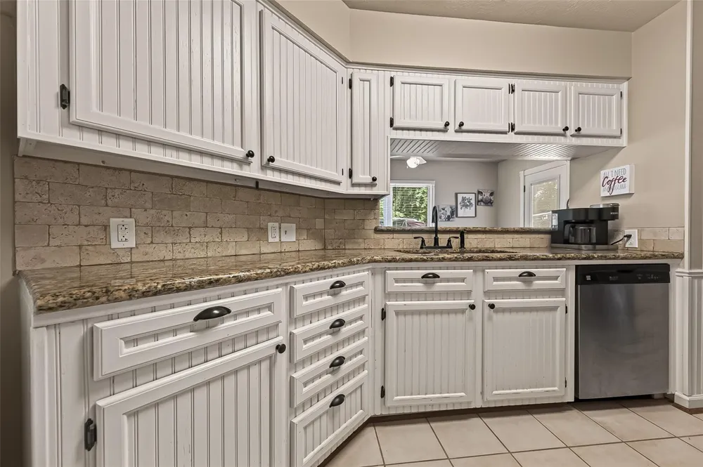12202 Coachman Lane Pinehurst, TX 77362