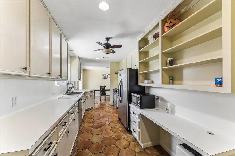 5154 Beechnut St Houston, TX 77096