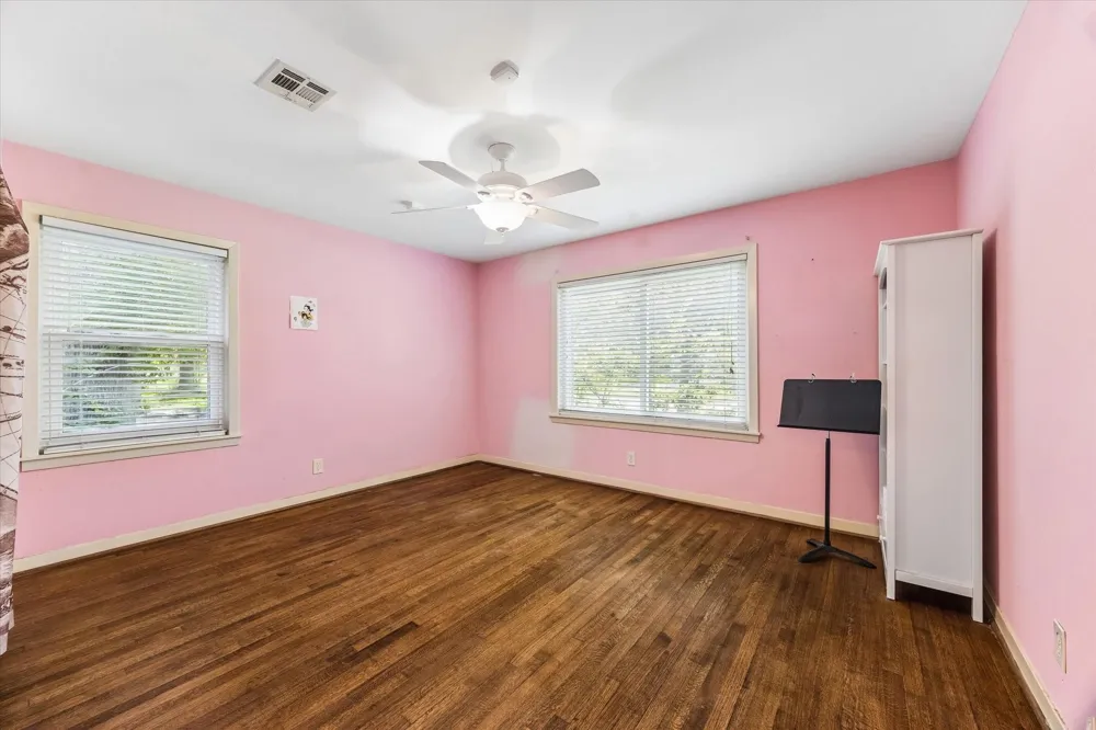 5154 Beechnut St Houston, TX 77096