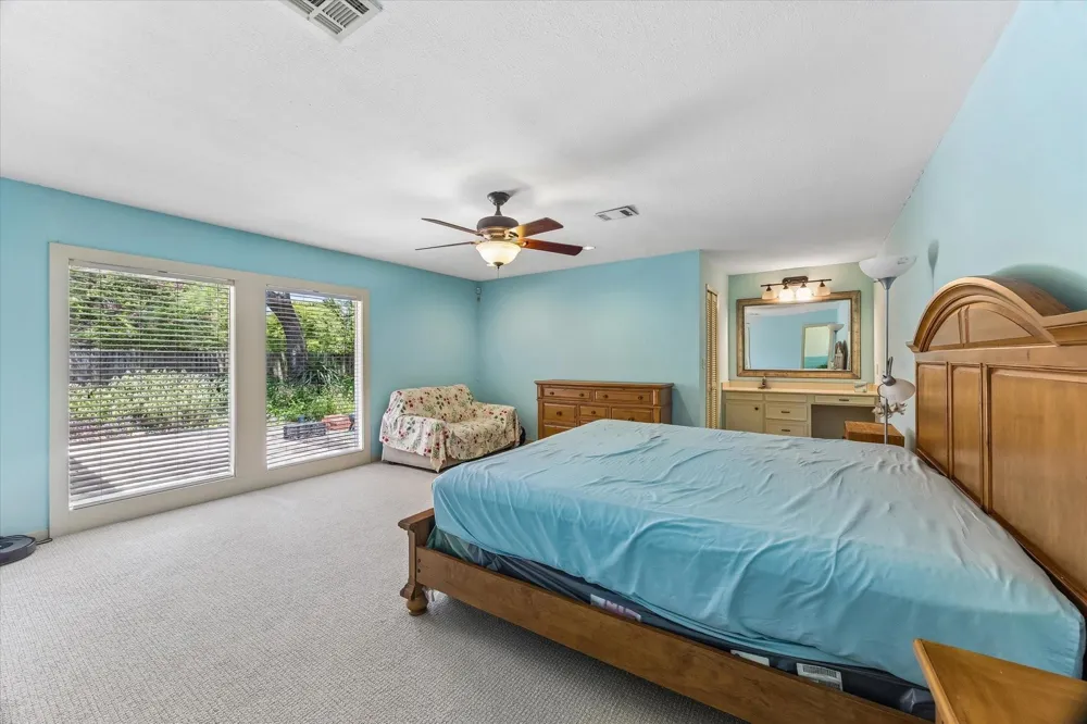 5154 Beechnut St Houston, TX 77096