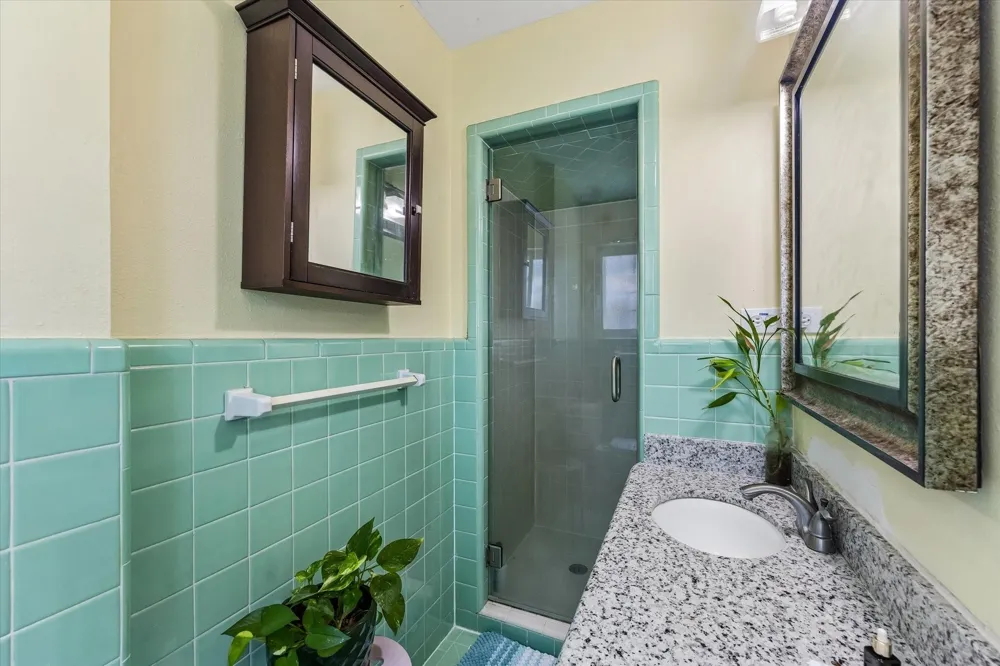 5154 Beechnut St Houston, TX 77096