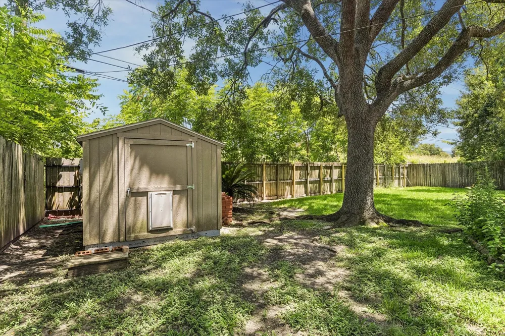 5154 Beechnut St Houston, TX 77096