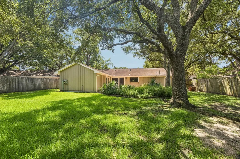 5154 Beechnut St Houston, TX 77096
