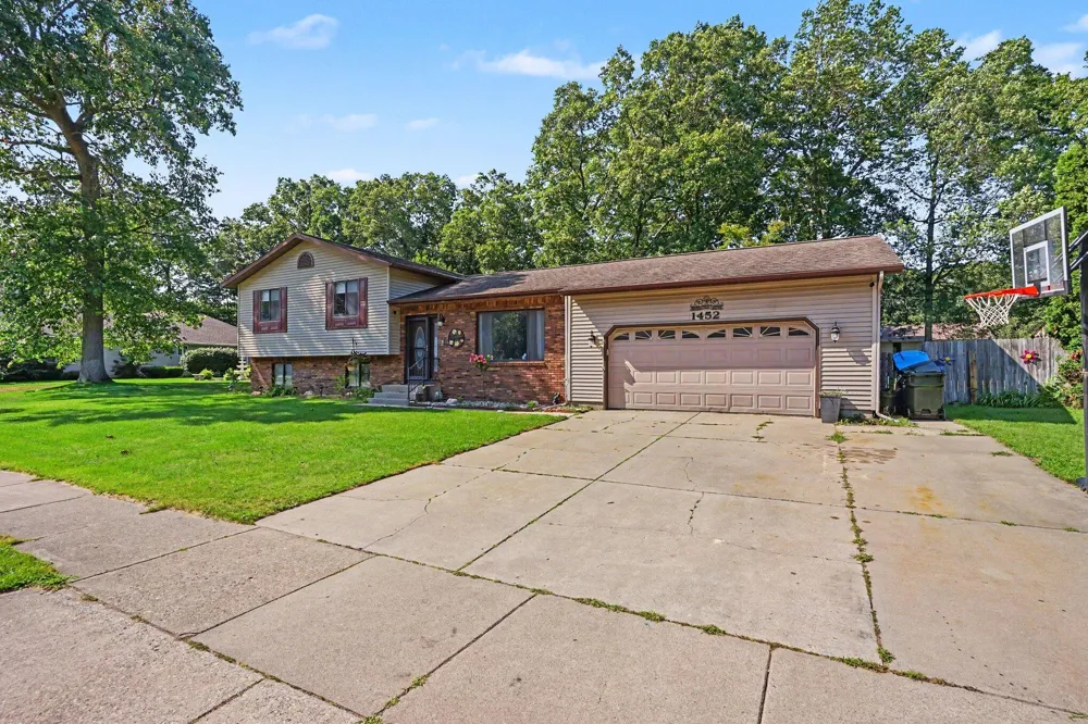 1452 Adams Avenue Muskegon City, MI 49442