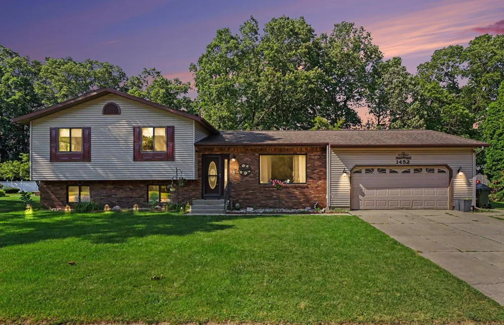 1452 Adams Avenue Muskegon City, MI 49442