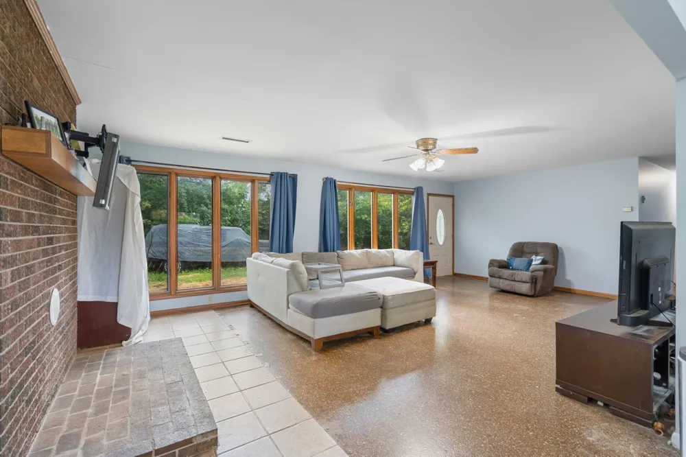 2639 Eugene Reed Rd Woodbury, TN 37190