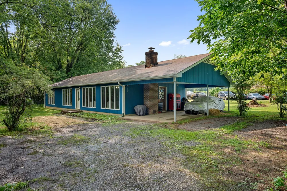 2639 Eugene Reed Rd Woodbury, TN 37190