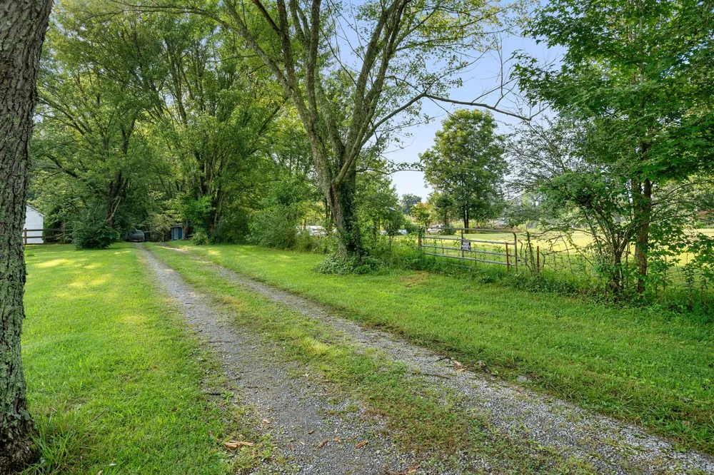 2639 Eugene Reed Rd Woodbury, TN 37190