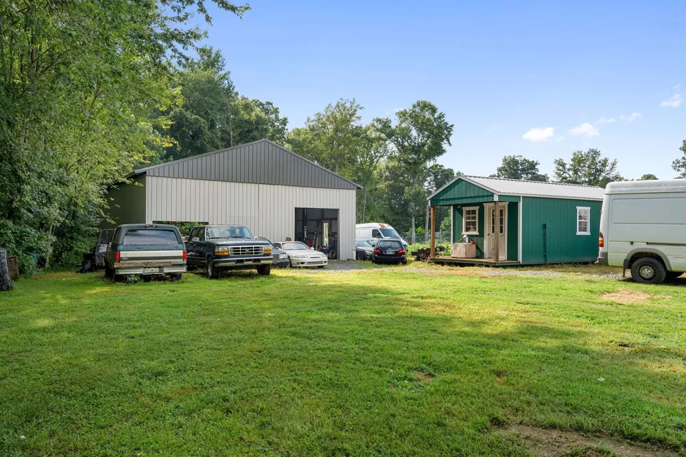 2639 Eugene Reed Rd Woodbury, TN 37190