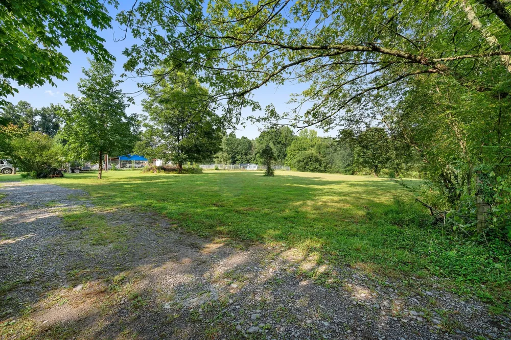 2639 Eugene Reed Rd Woodbury, TN 37190