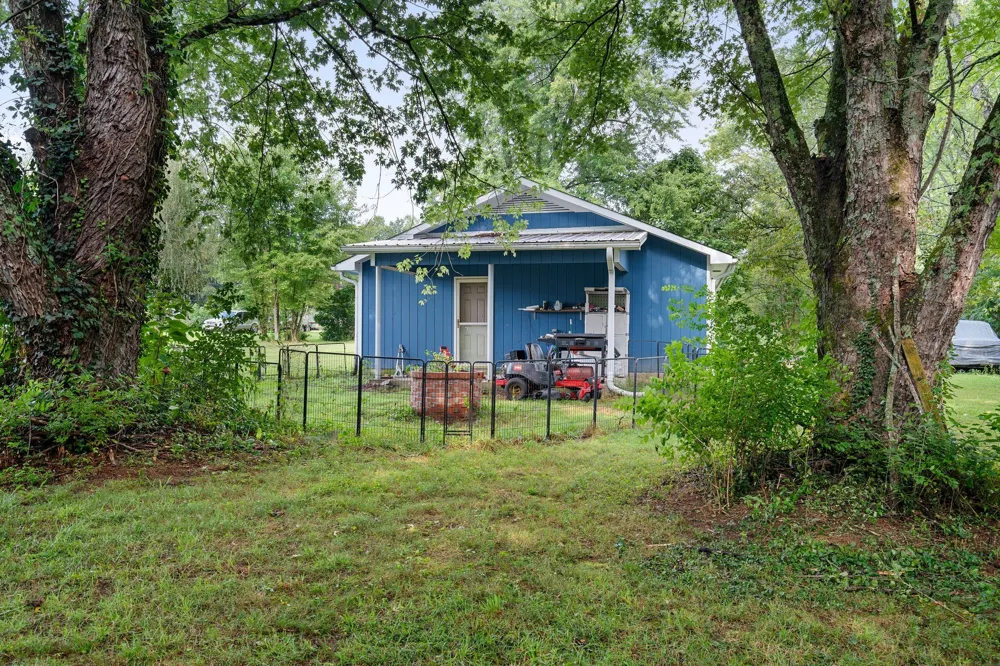 2639 Eugene Reed Rd Woodbury, TN 37190