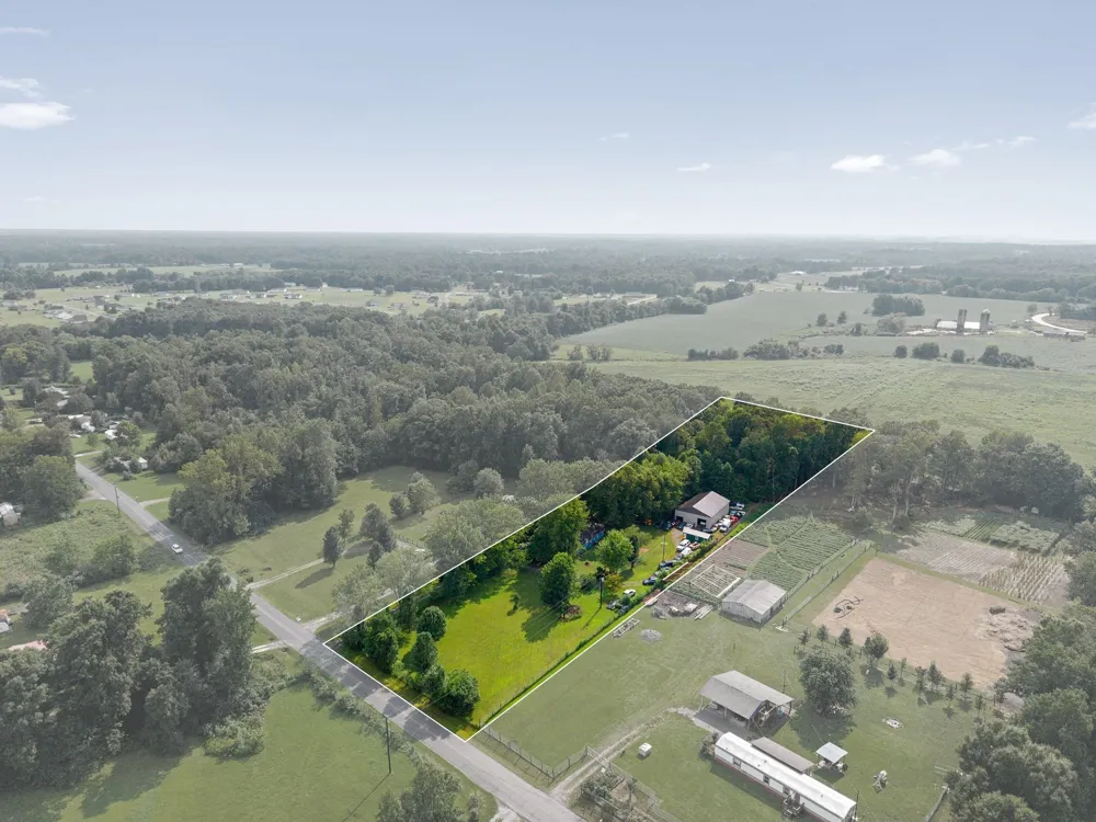 2639 Eugene Reed Rd Woodbury, TN 37190