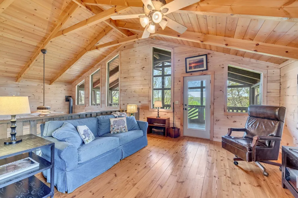 1841 Laurel Lake Dr Monteagle, TN 37356