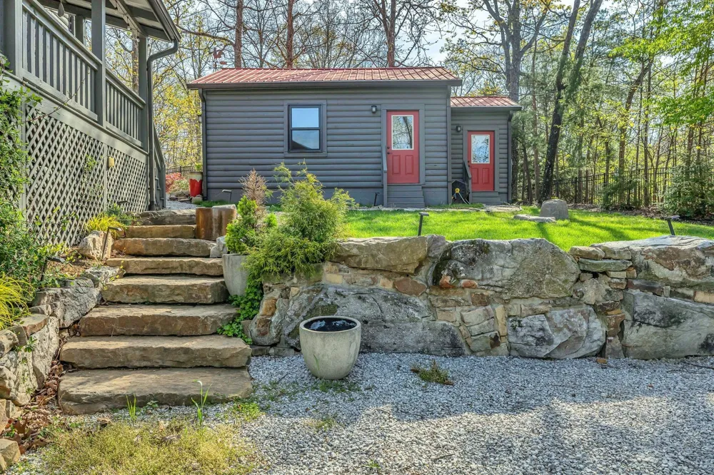 1841 Laurel Lake Dr Monteagle, TN 37356