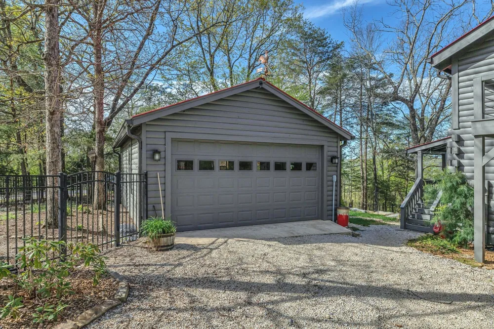 1841 Laurel Lake Dr Monteagle, TN 37356