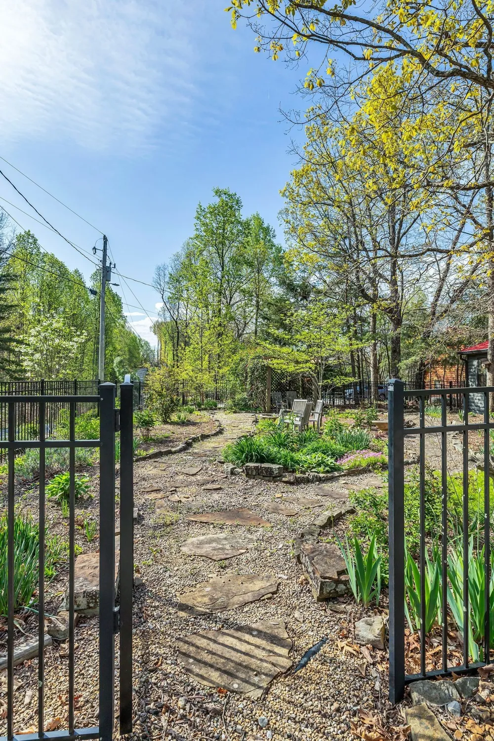 1841 Laurel Lake Dr Monteagle, TN 37356