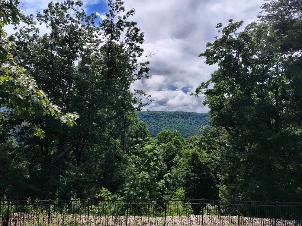 1841 Laurel Lake Dr Monteagle, TN 37356