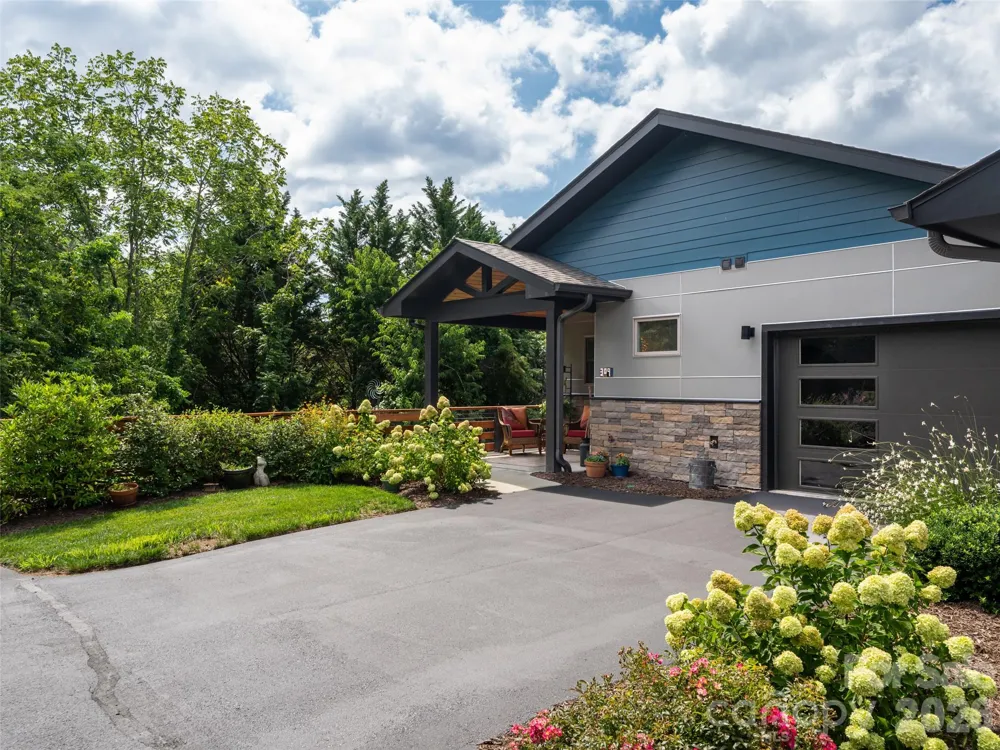 309 Ava Lane Asheville, NC 28804