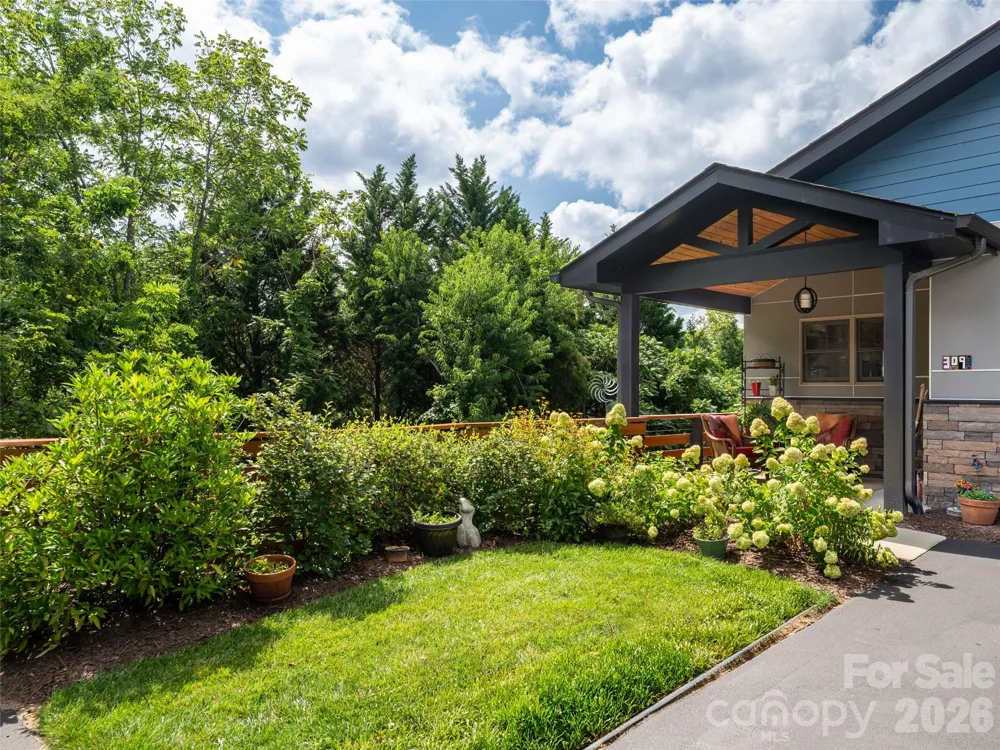 309 Ava Lane Asheville, NC 28804