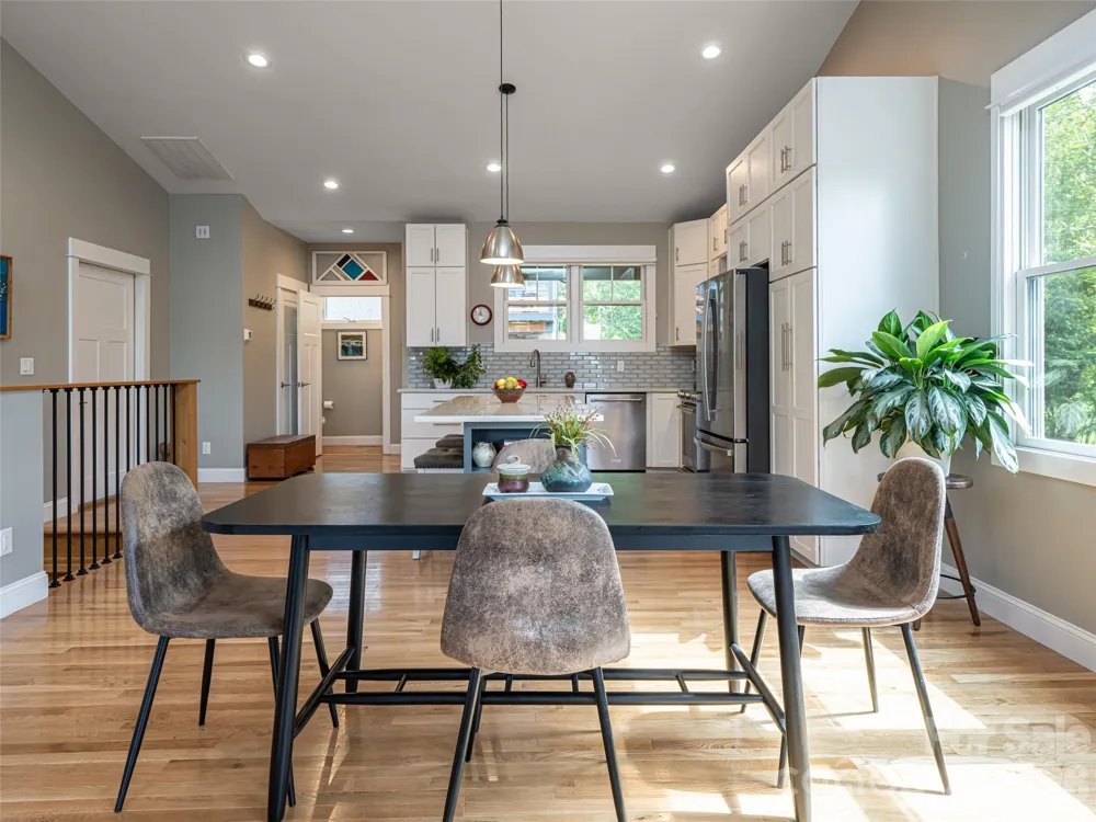 309 Ava Lane Asheville, NC 28804