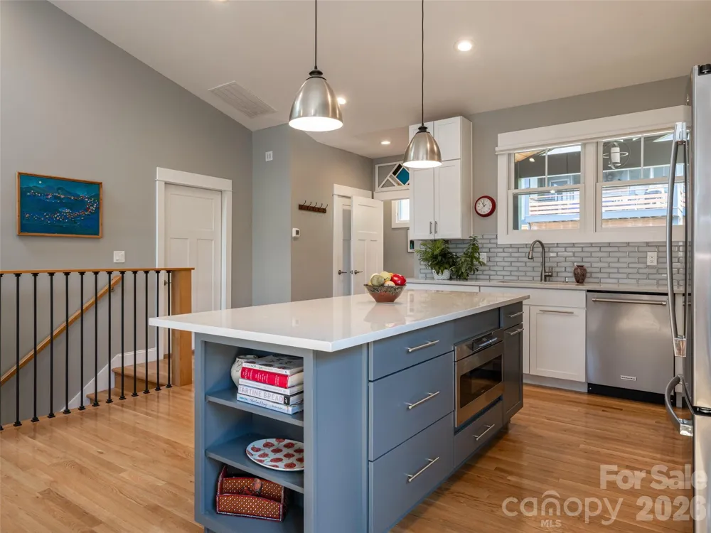 309 Ava Lane Asheville, NC 28804