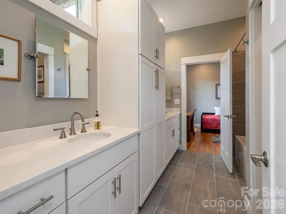 309 Ava Lane Asheville, NC 28804